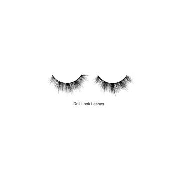 1 pair of lashes on a white background 